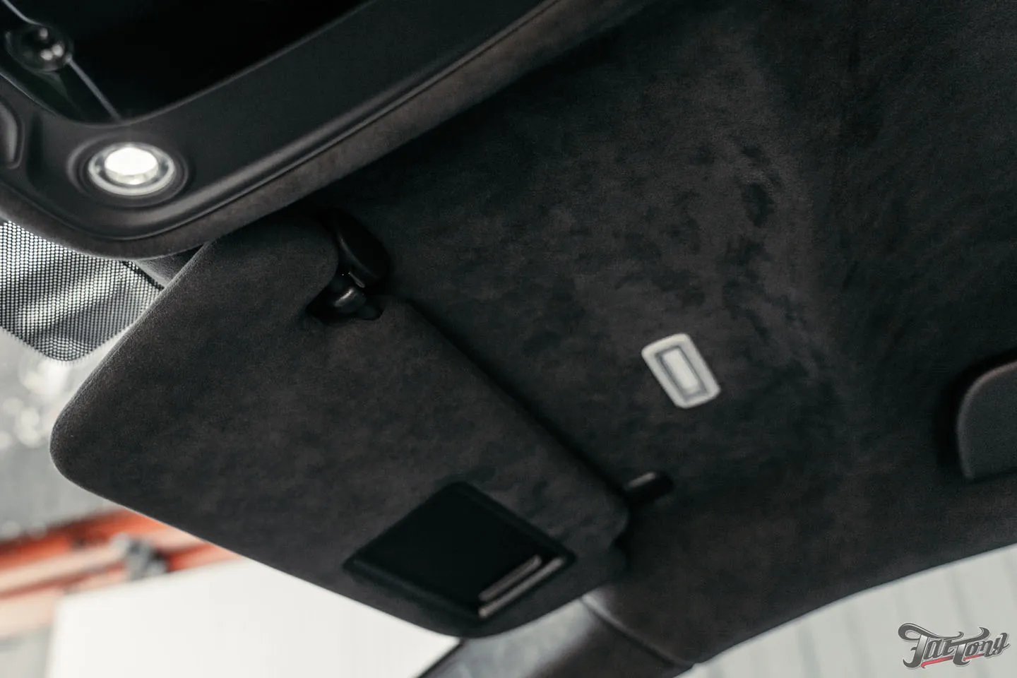 Комплексная шумоизоляция и перетяжка потолка в алькантару для Audi A6 Allroad